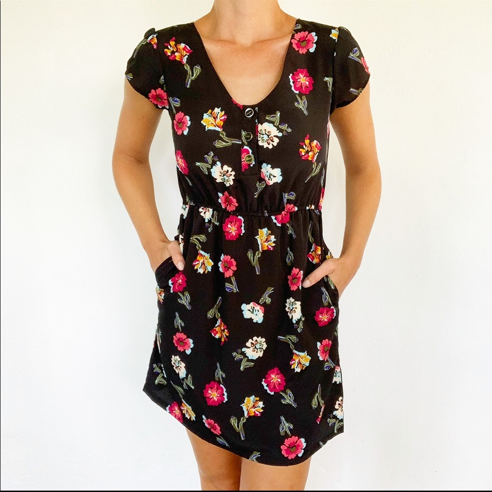 Tucker for Target black satin floral button pocket dress size XS